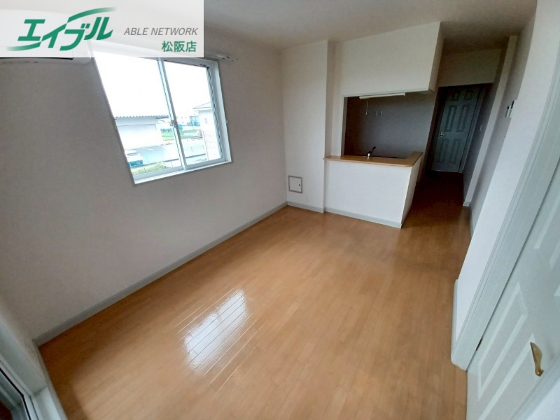 居室・リビング　同物件反転タイプの画像です