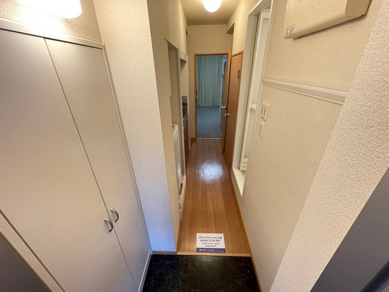 玄関　※別部屋の写真です