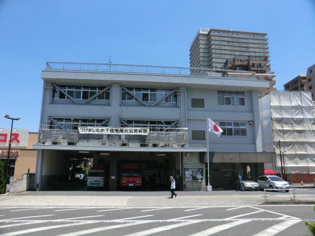 その他　東京消防庁八王子消防署富士森出張所（その他）まで393m