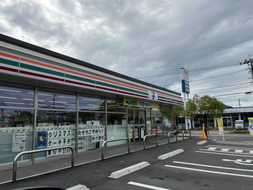 コンビニ　セブンイレブン 八代横手新町店（コンビニ）まで730m