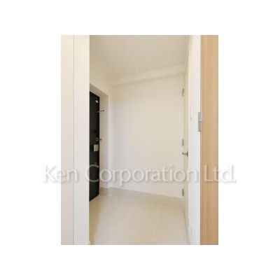 玄関　同タイプ12階のお部屋を撮影。仕様が異なることがあります。