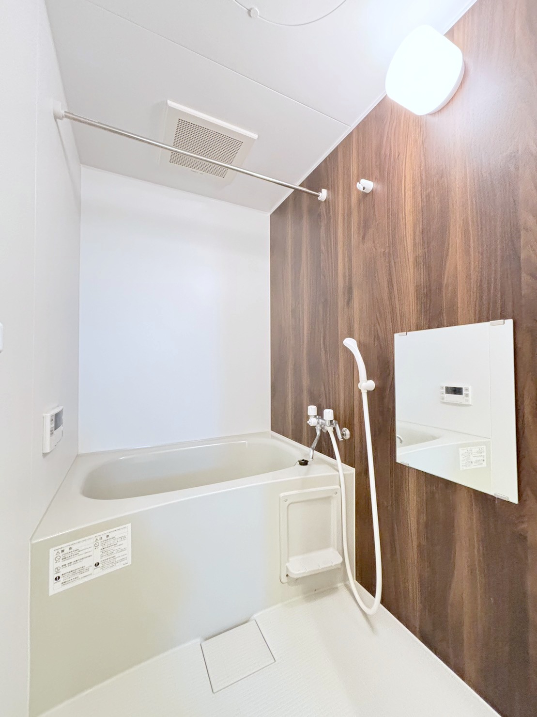 バス・シャワールーム　広々快適なバスルームです♪