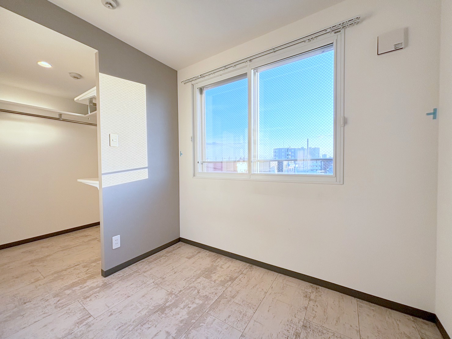 その他部屋・スペース　ベッド置いても十分なスペースがあります♪