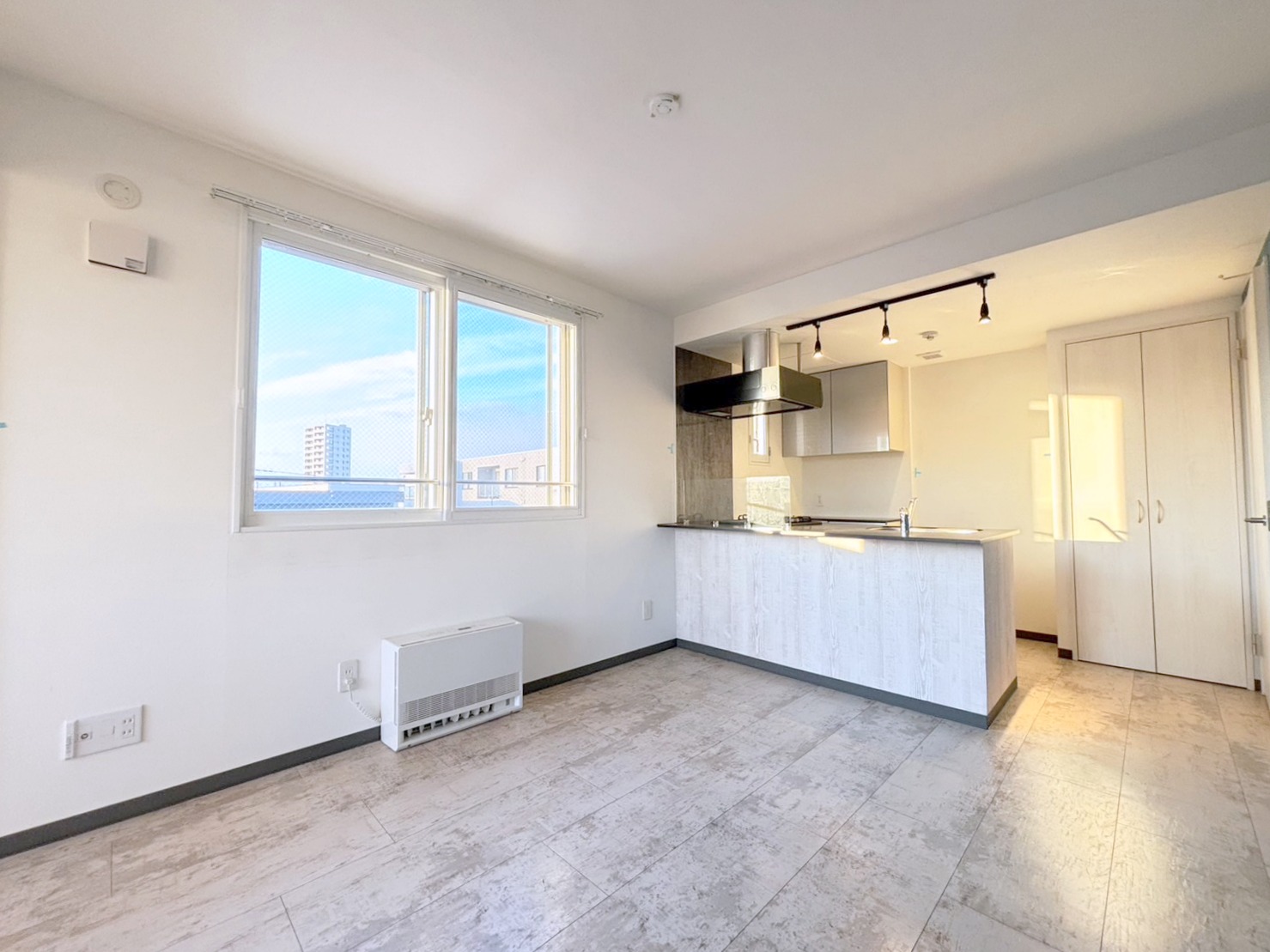 居室・リビング　開放的な空間です♪