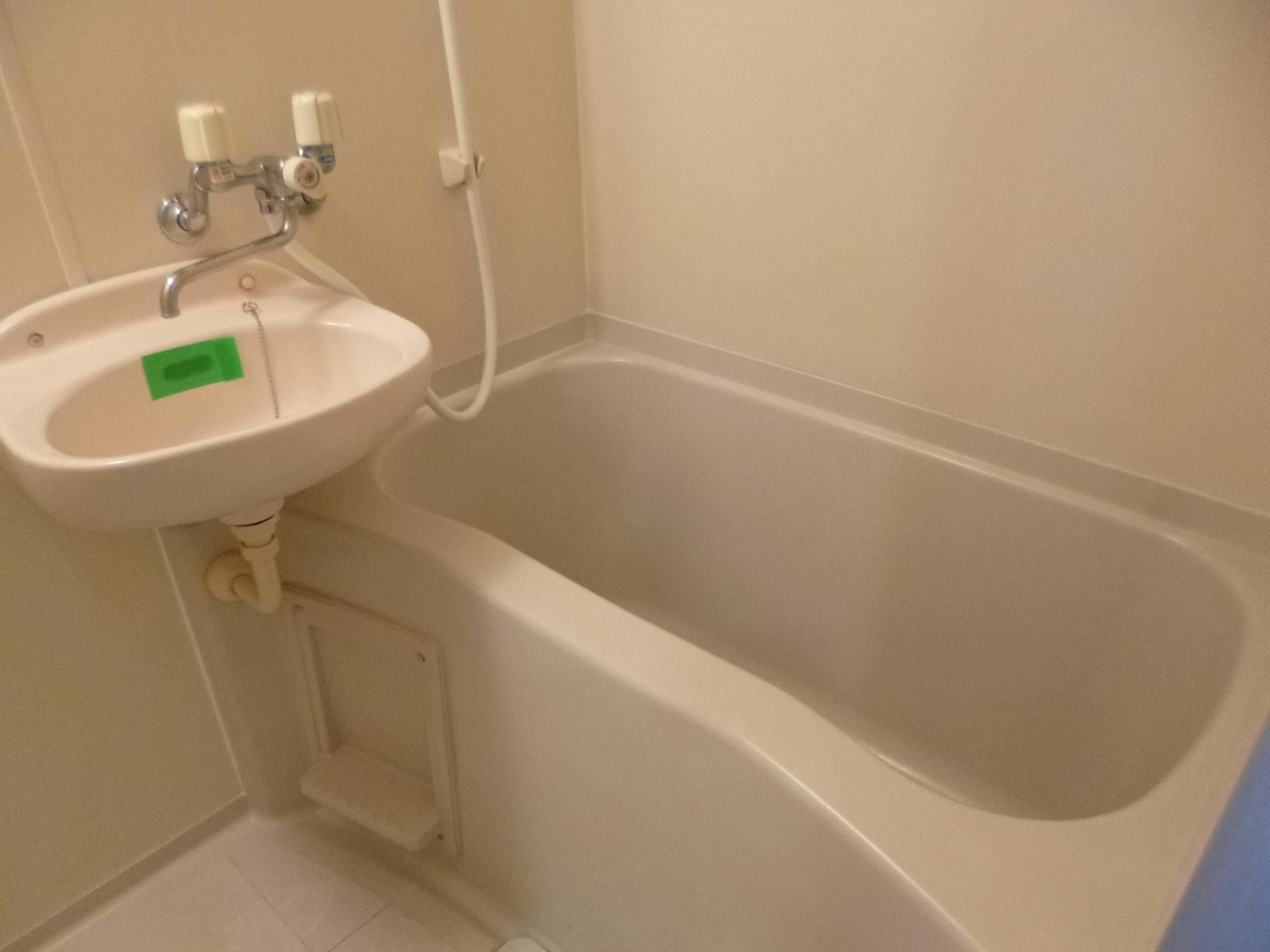 バス・シャワールーム　同型タイプ写真