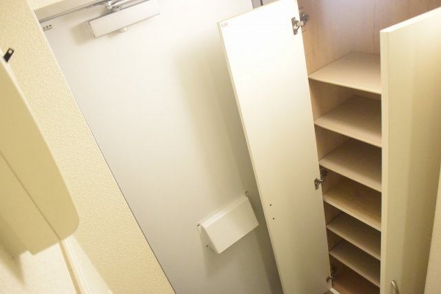 玄関　大容量のシューズボックス付き!!