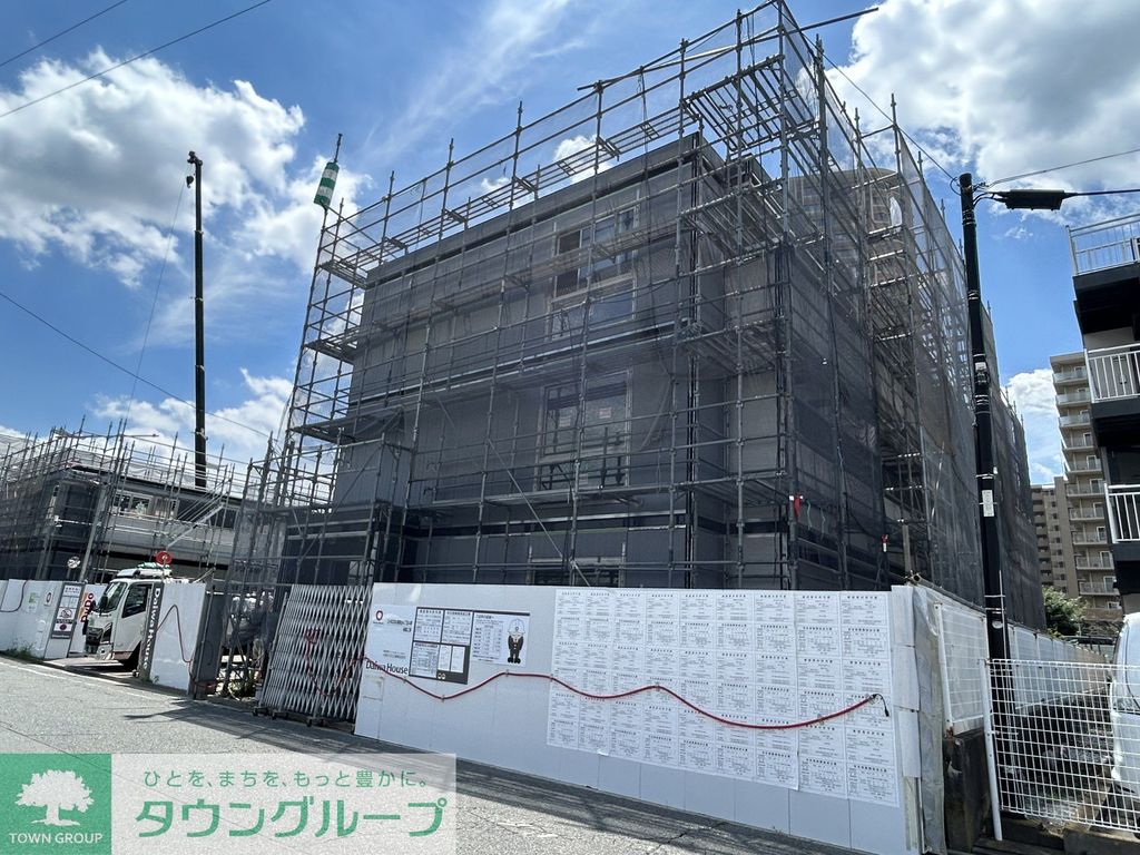 建物外観　駐車場