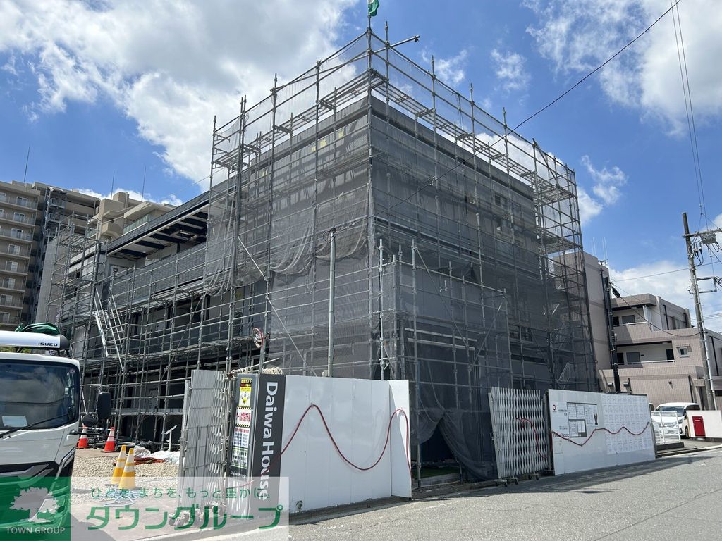 建物外観　駐車場