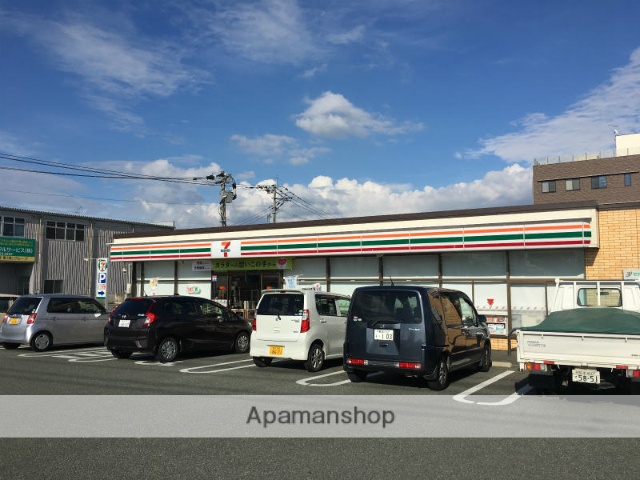 コンビニ　セブンイレブン（コンビニ）まで629m