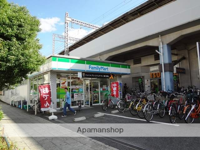 コンビニ　ファミリーマート（コンビニ）まで72m