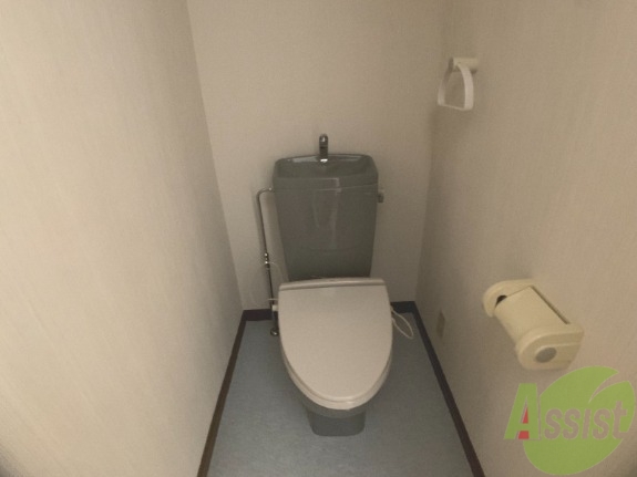 トイレ　トイレとお風呂が別なので清潔に使えて嬉しいですね。