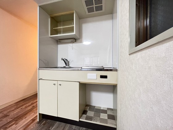 キッチン　※別号室の写真となります。