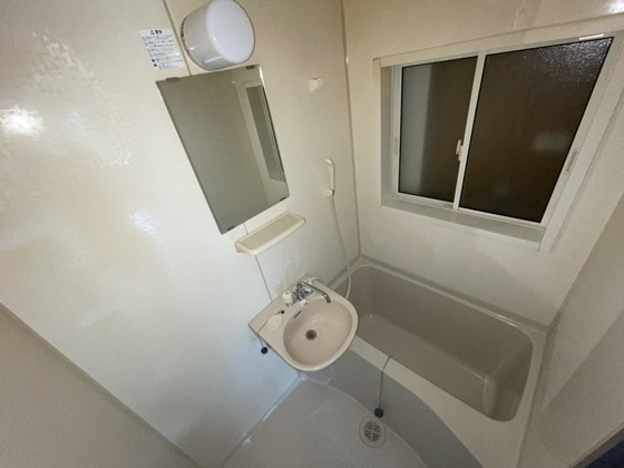 バス・シャワールーム　※別号室の写真です。