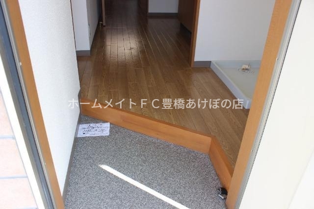 玄関　同型別部屋写真