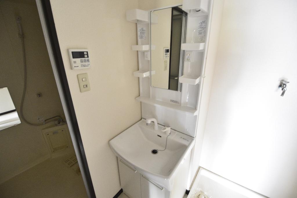 洗面設備　洗髪洗面化粧台