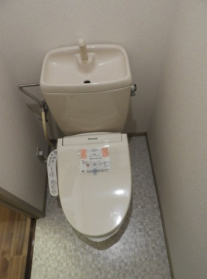 トイレ　※他号室の写真です