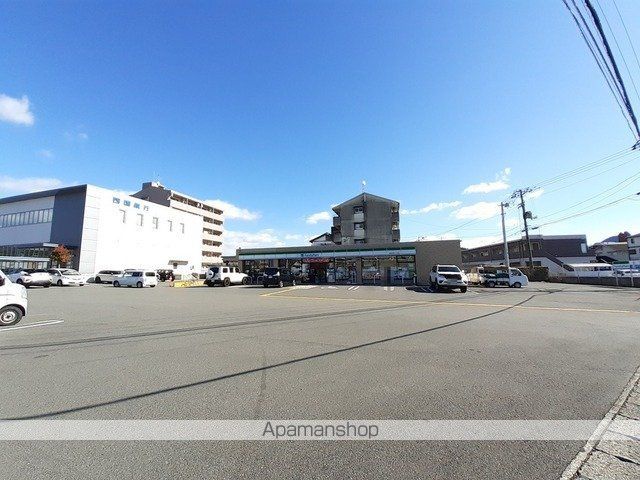 コンビニ　ファミリーマート　高知大津バイ（コンビニ）まで420m