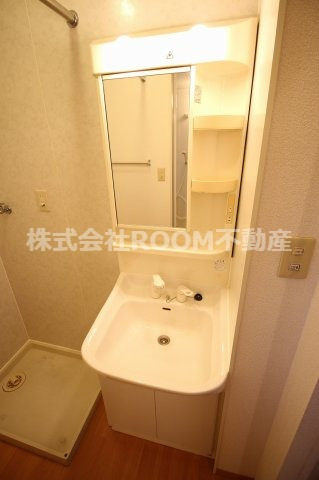 洗面設備　独立洗面台で身支度をすべて済ませてしまいましょう