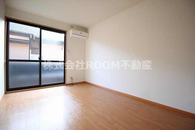 居室・リビング　ゆったり過ごせる居間です