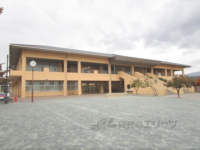 小学校　長浜南小学校（小学校）まで2000m