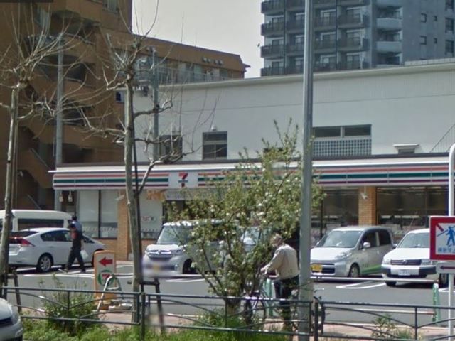 コンビニ　セブンイレブン横浜生麦４丁目店（コンビニ）まで180m