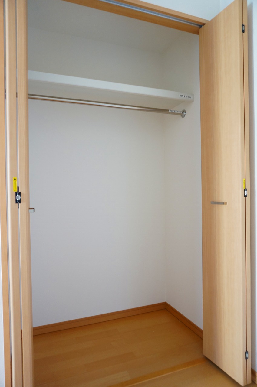 収納　クローゼット　洋室