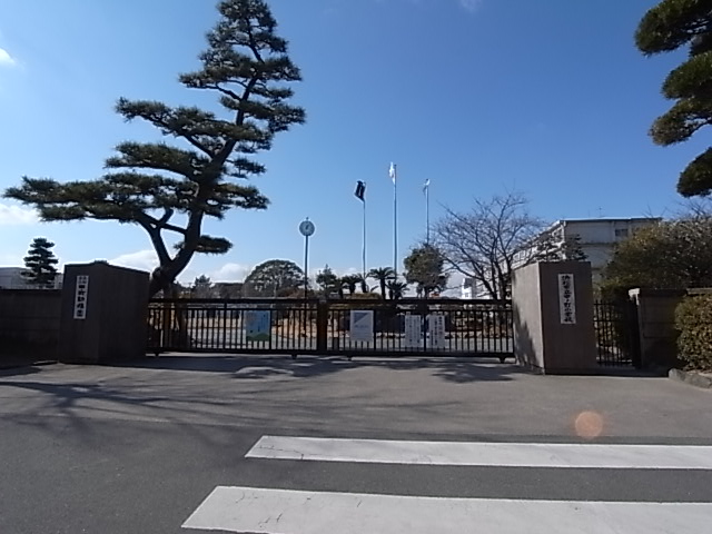 小学校　浜松市立中ノ町小学校（小学校）まで894m