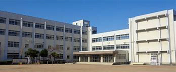小学校　東小学校（小学校）まで745m