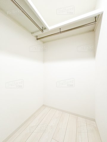 収納　ウォークインクローゼットなので収納豊富です♪