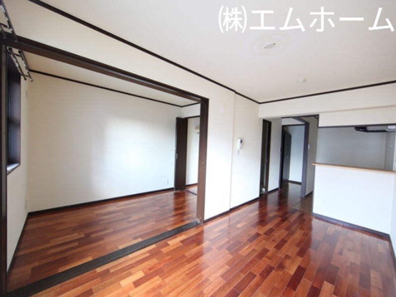 居室・リビング　LDK12.8帖　全室フローリング