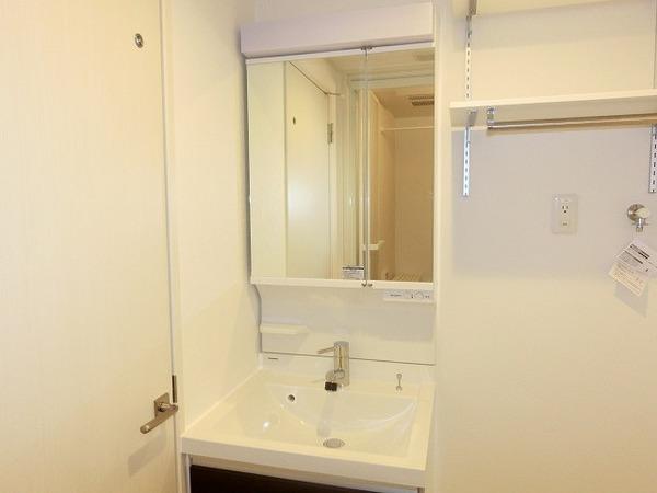 洗面設備　独立洗面台！