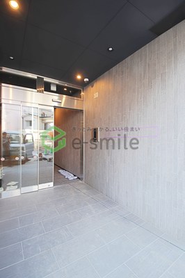 エントランス　清潔なエントランスです