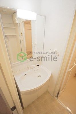 洗面設備　独立洗面化粧台付き