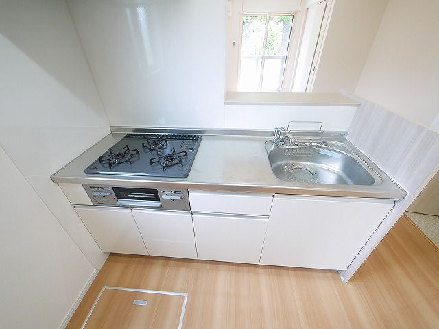 キッチン　コンパクトなキッチンで掃除もラクラク