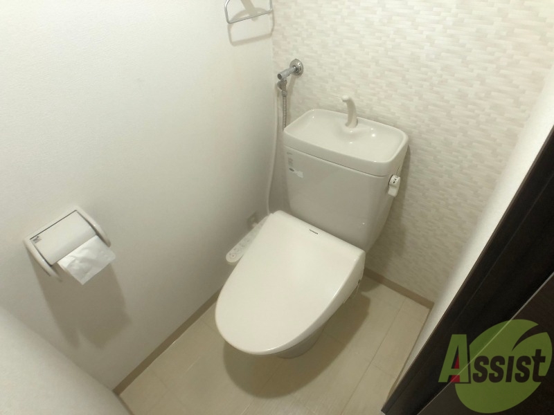 トイレ　こちらはトイレです。清潔感があり、安心して使用できます。