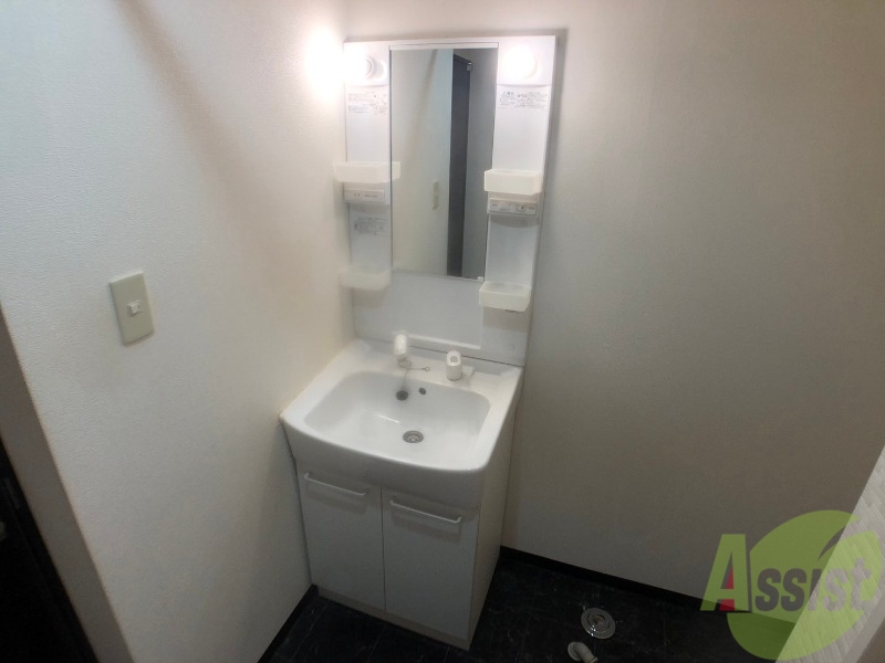 洗面設備　こちらに洗面台があります。朝の洗顔はこちらで。