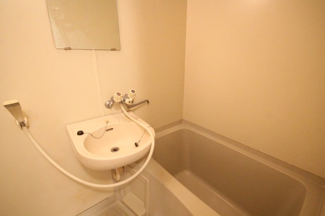 バス・シャワールーム　写真は類似です。