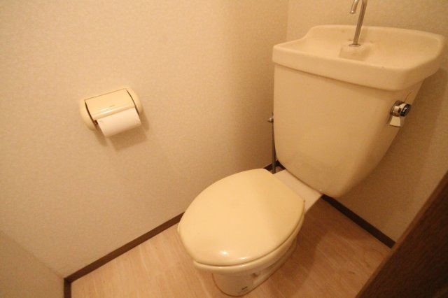 トイレ　写真は類似です。