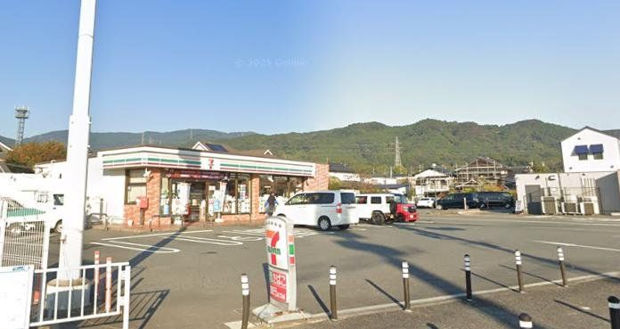 コンビニ　セブンイレブン鳥栖古賀町店（コンビニ）まで330m