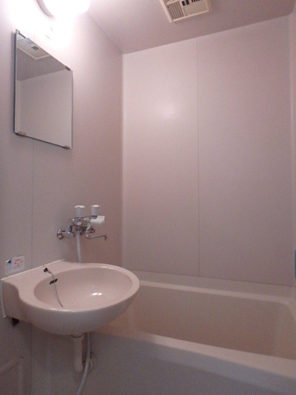 バス・シャワールーム　図面と現状に相違がある場合には現状を優先