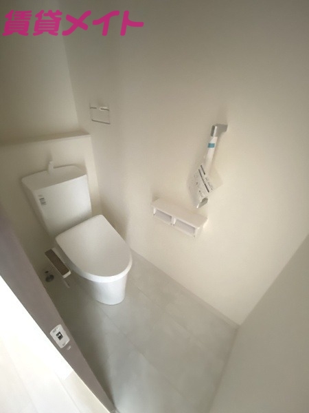 トイレ　同施工会社参考写真
