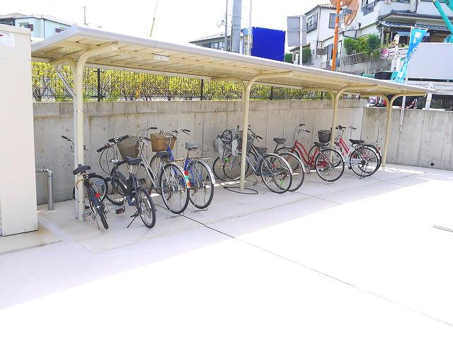 その他共有部分　屋根付き自転車置場です