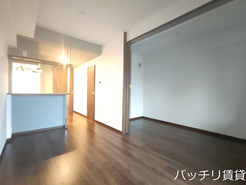 居室・リビング　別号室写真の為、現況を優先致します。