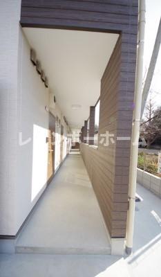 エントランス　落ち着いたエントランスです