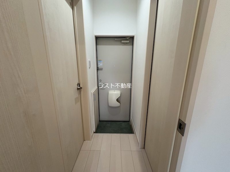 玄関　実際の物とは異なります