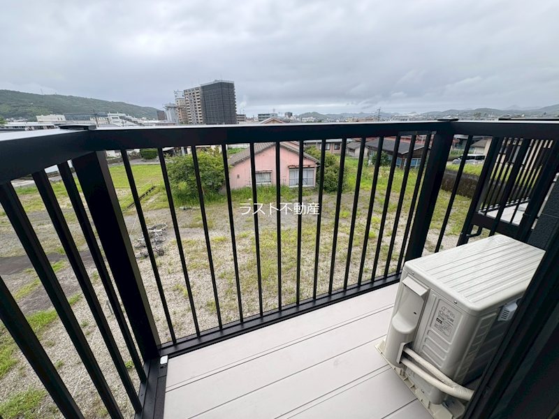 バルコニー　実際の物とは異なります
