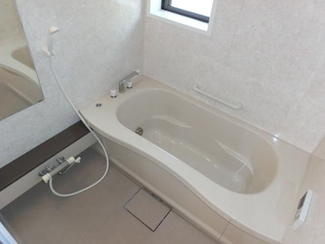 バス・シャワールーム　追焚き付き１坪浴室