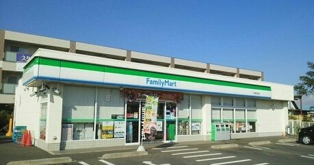コンビニ　ファミリーマート（コンビニ）まで480m
