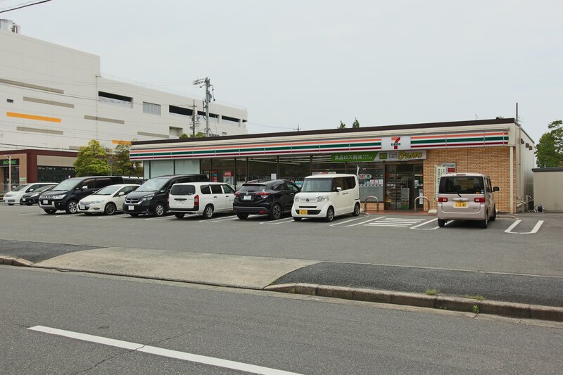 コンビニ　セブンイレブン名古屋春田野1丁目店（コンビニ）まで251m