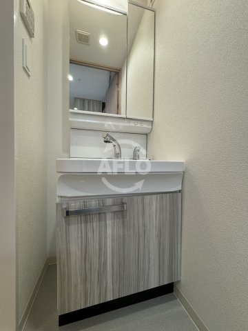 洗面設備　プレサンス四天王寺前夕陽ヶ丘　凛宮　独立洗面所